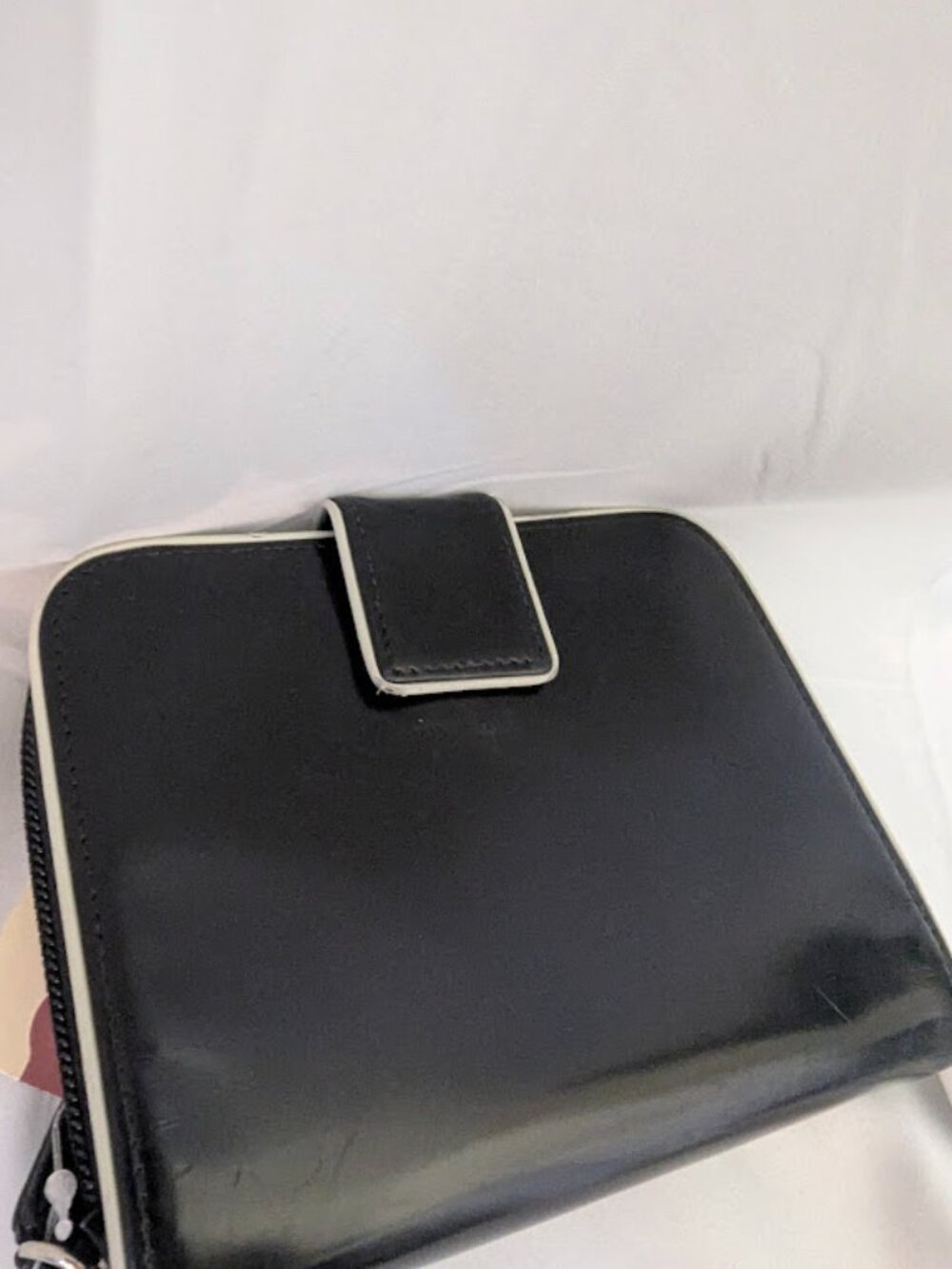 Prada Black with Cream Piping Wallet - Picture 2 of 8